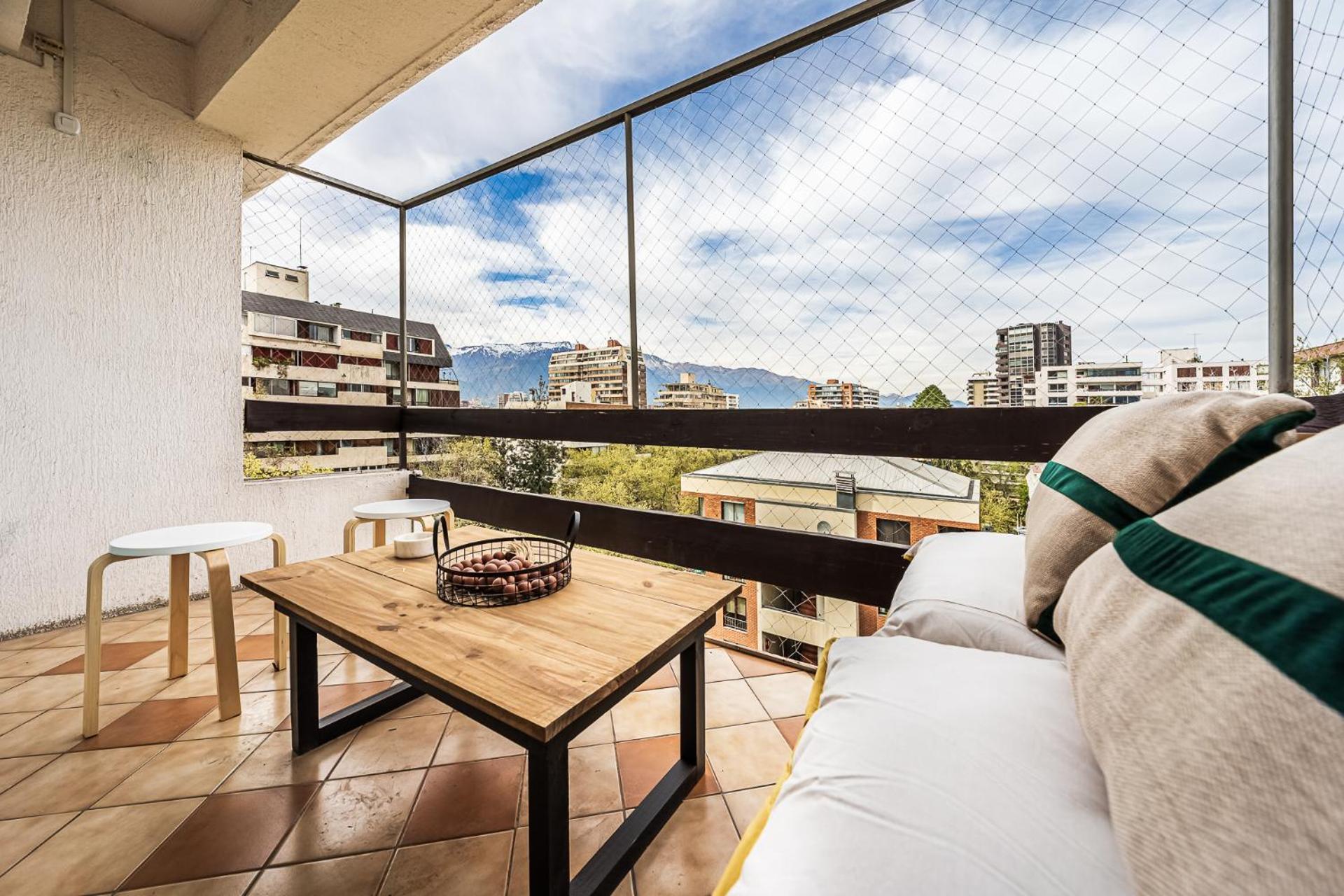 Providencia, Mall Costanera Center, Mut